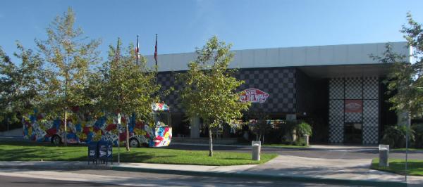 Vans-Hauptquartier in Cypress @wikipedia – Traveler100