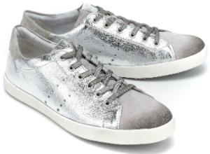 Silberne Damen-Sneaker aus genarbtem Metallic-Leder in Uebergroessen