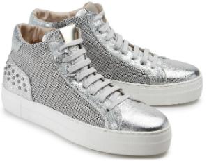 High Top Sneaker in Uebergroesse im Retro-Design mit Plateau-Sohle und Nieten