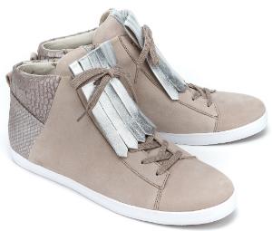 High Top Sneaker in Uebergroesse mit Fransenbesatz