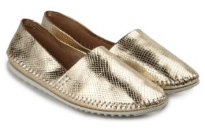 Goldene Slipper aus Metallic-Leder mit Prägung | Noppen-Mokassins | Farbe: Gold | Damenschuhe in Übergröße Slipper Metallic-Leder mit Praegung Noppen-Mokassins Gold Uebergroesse