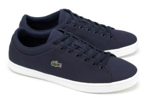 Blaue Sneaker mit einzelnen Logo-Stickereien von Lacoste in Uebergroessen