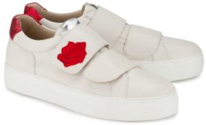 Plateau Sneaker in Uebergroessen mit Rosenbesatz und Klettverschluessen Weiss