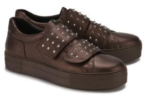 Premium Sneaker in Uebergroessen mit Plateausohle und Klettverschluessen Bronze