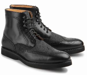 Schwarze Schnür-Boots mit Budapester-Lochmuster in Größe 50 Schwarze Schnuer-Boots mit Budapester-Lochmuster in Groesse 50