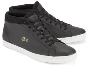 Schwarze Sneaker im typischen Retro-Look von Lacoste in Uebergroesse