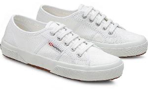 Weisse Superga Sneaker aus atmungsaktivem Textilgewebe in Groesse 50