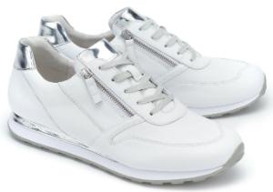 Weisse Turnschuhe aus Leder in G-Weite von Gabor fuer Damen mit Uebergroesse