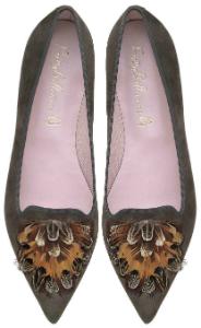 Pretty Ballerinas Slipper in Uebergroessen mit Echt-Feder-Dekoartion Olive-Gruen