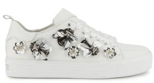 Luxus Sneaker mit metallischen Blueten und Plateausohle von Kennel und Schmenger in Uebergroessen Weiss