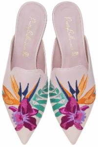 Sabots von Pretty Ballerinas in Uebergroessen mit gesticktem Blumen-Motiv Nude
