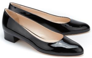 lack-pumps-in-untergroessen-leder-schwarz