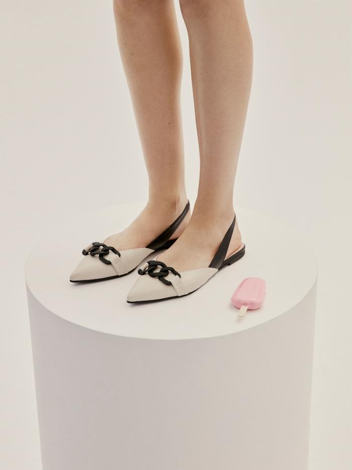 Office Chic mit Ballerinas in Uebergroesse