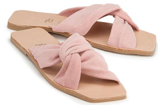 Wer ein Fan von extravagantem Schuhwerk ist, liegt mit dieser Pantolette absolut richtig pantolette-in-uebergroessen-3735-12 flache-damenschuhe-in-uebergroesse