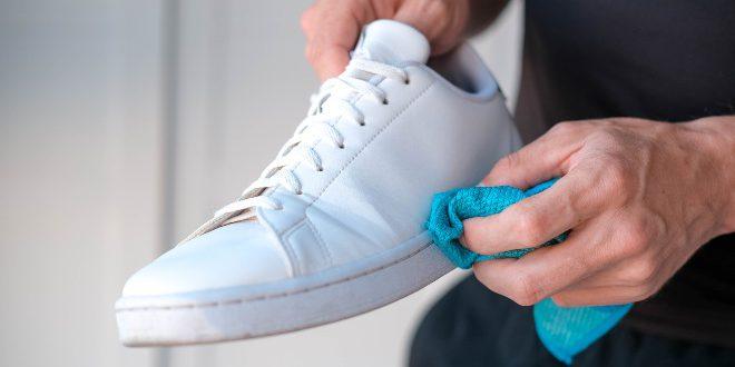 Weiße Sneaker reinigen