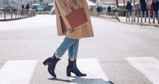 Frau-mit-Stiefeletten