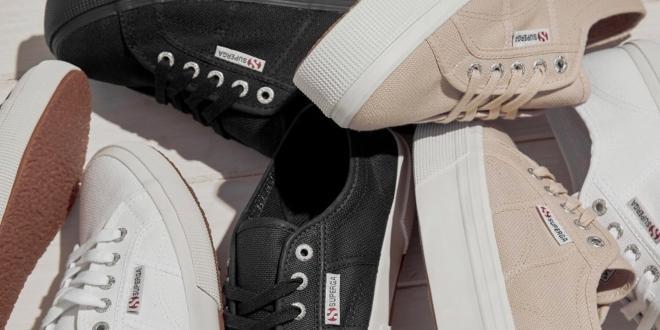 Verschiedene Superga Schuhe in Schwarz, Weiß und Beige