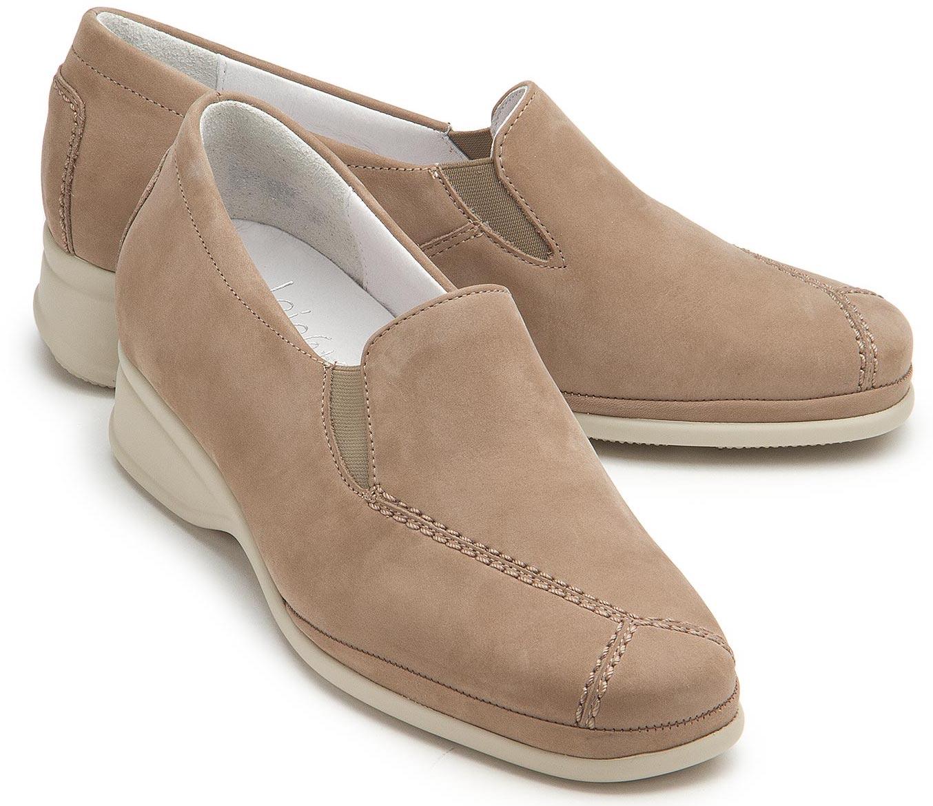 Semler Slipper in Untergrößen | Eleganter Trotteur aus softem Nubukleder in Beige kombiniert mit schönen Ziernähten Semler Slipper in Untergrößen | Eleganter Trotteur aus softem Nubukleder in Beige kombiniert mit schönen Ziernähten